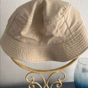 Under Armour Fishhook logo bucket hat